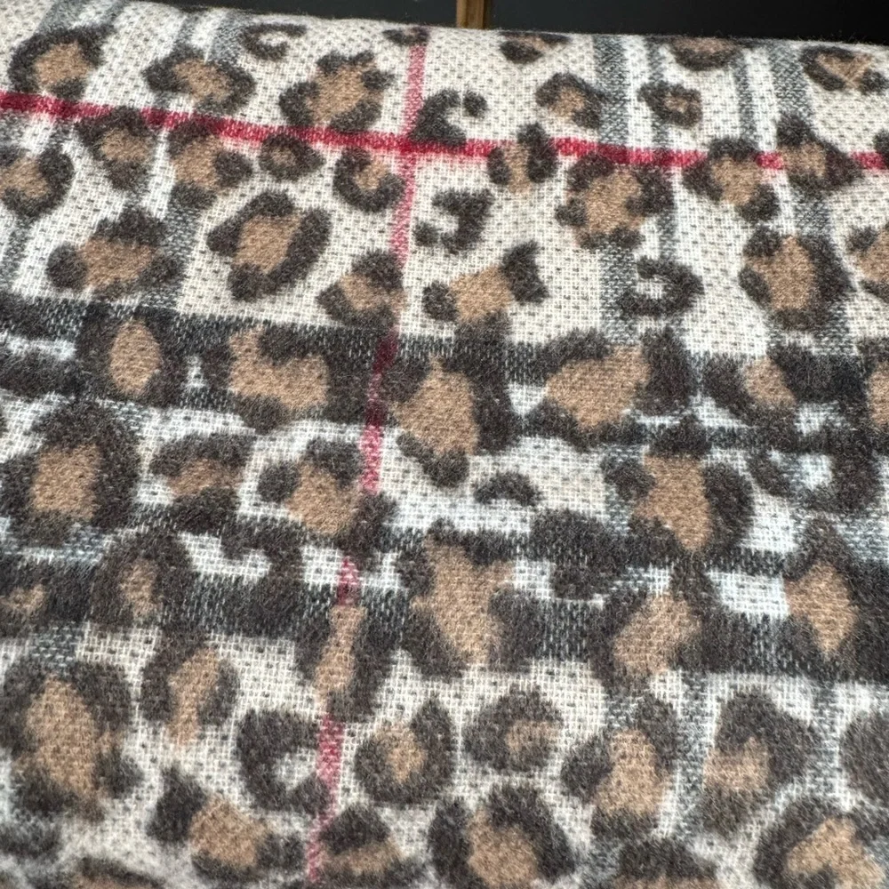 Cashmink NWT Leopard Print Tan Black Shawl Scarf 10x64 New Cozy Warm